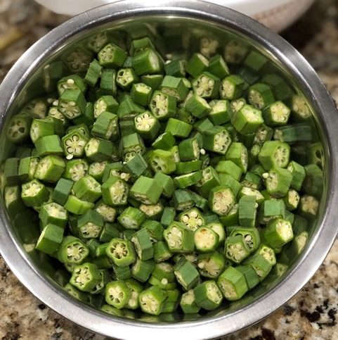 spicy okra stir-fry